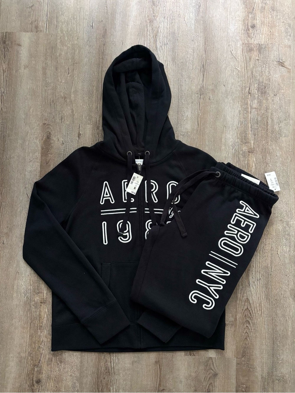 Aeropostale Zip Hoodie & Sweatpants Classic Cinch Black & White Set